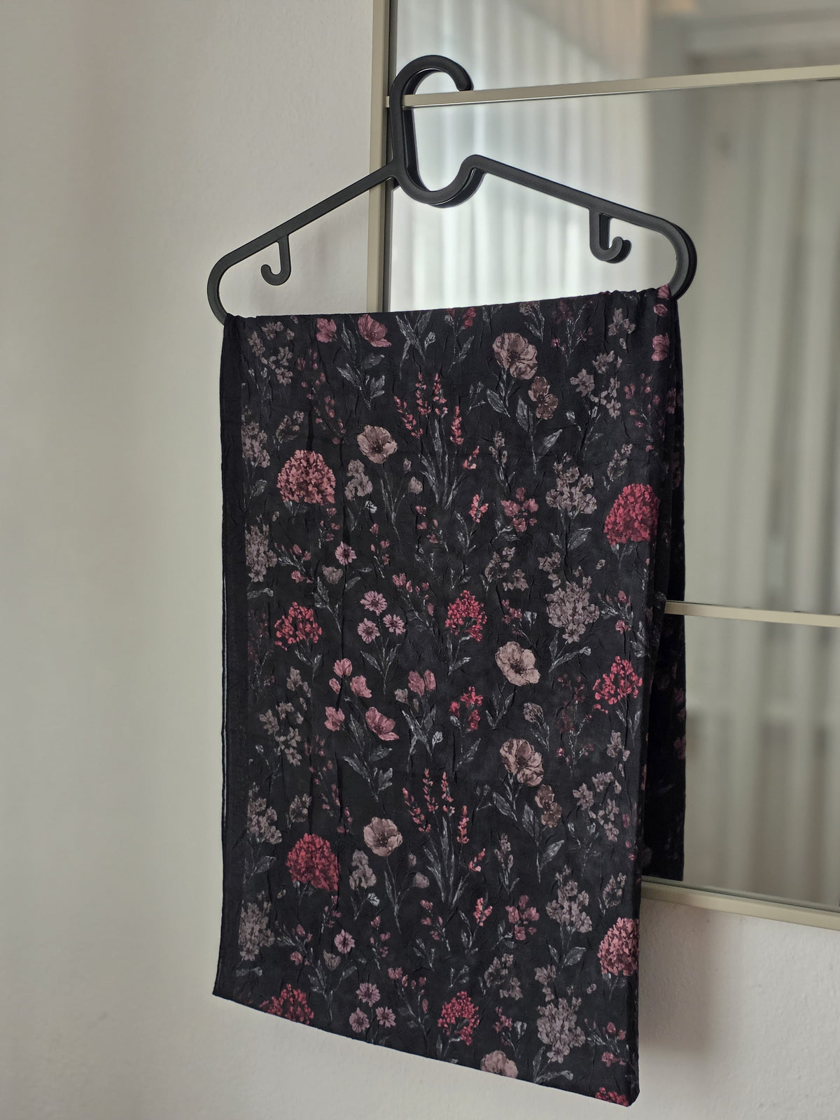 Floral Hijab Schwar Rosa