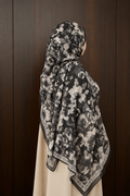 Rami Hijab Schwarz